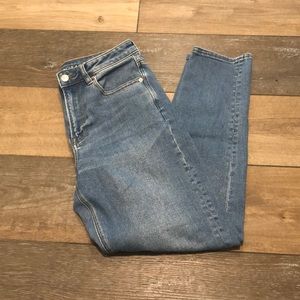 medium wash stretch mom jean